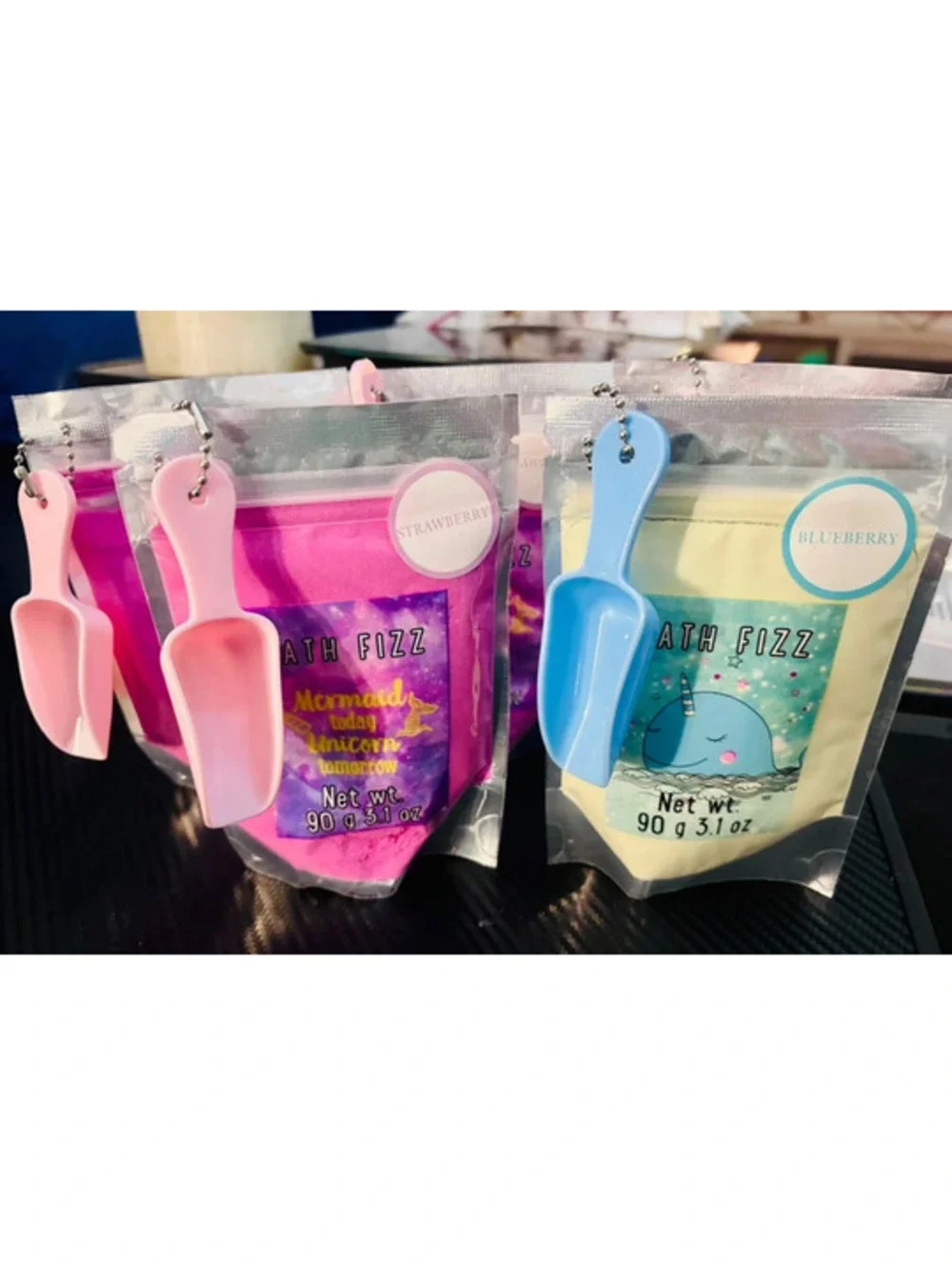 5 Scented Bath Fizz sachets with scoops